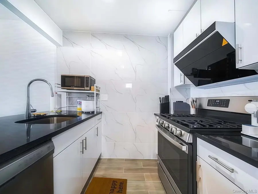 144-27 Sanford Avenue #6O, Flushing, NY 11355 - #3