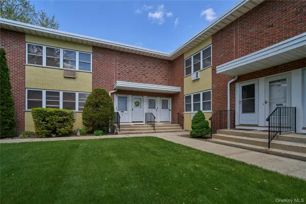 183 Farber Drive #183, West Babylon, NY 11704