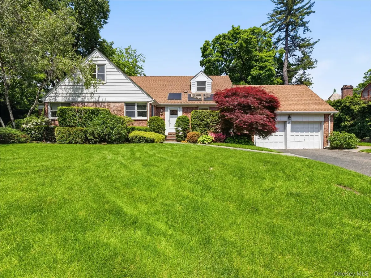 17 Glenwood Drive, Great Neck, NY 11021 - #1