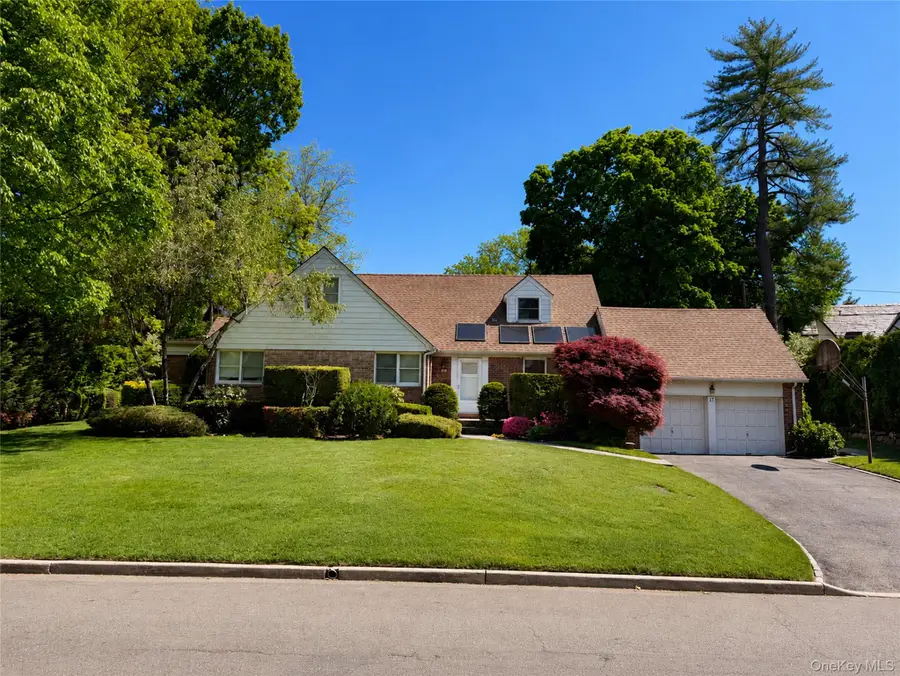 17 Glenwood Drive, Great Neck, NY 11021 - #2