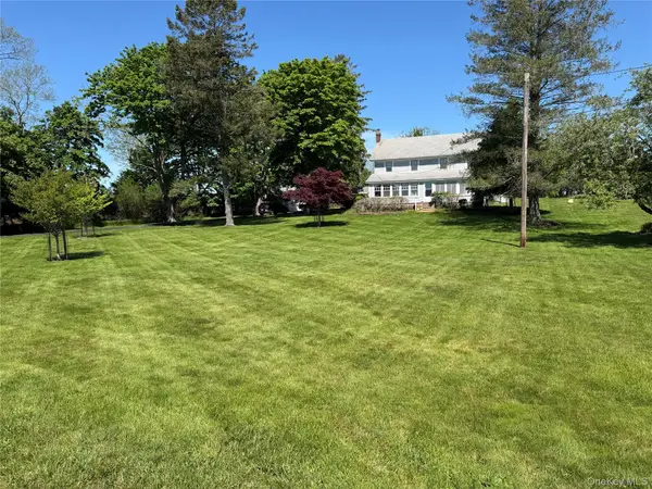 1055 Oregon Road, Mattituck, NY 11952