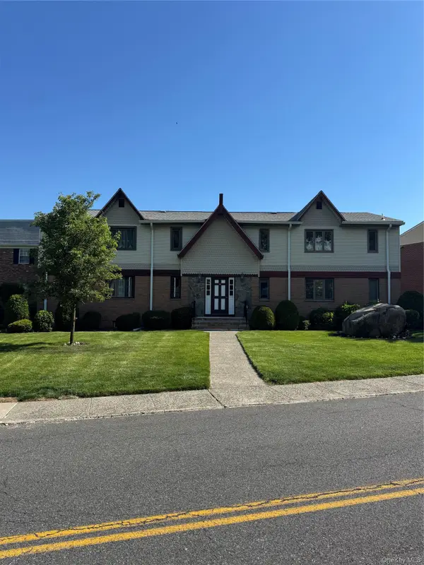 16 Milford Lane #7R, Suffern, NY 10901