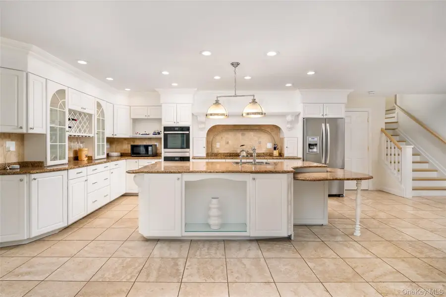 27 Bay Avenue W, Hampton Bays, NY 11946 - #3