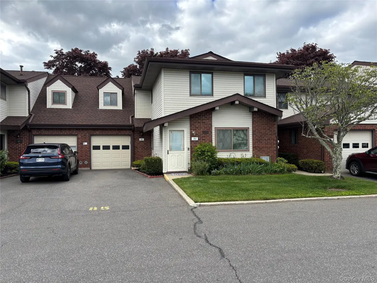 86 W Cambridge Drive W #86, Copiague, NY 11726 - #1
