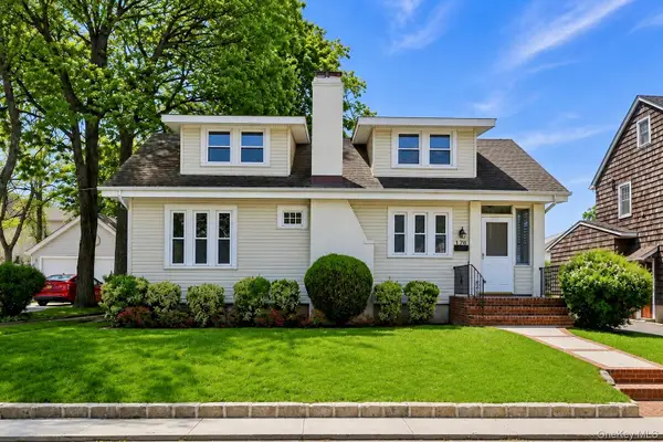 176 Wright Avenue, Malverne, NY 11565
