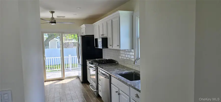 87 Willett Avenue, Sayville, NY 11782 - #3
