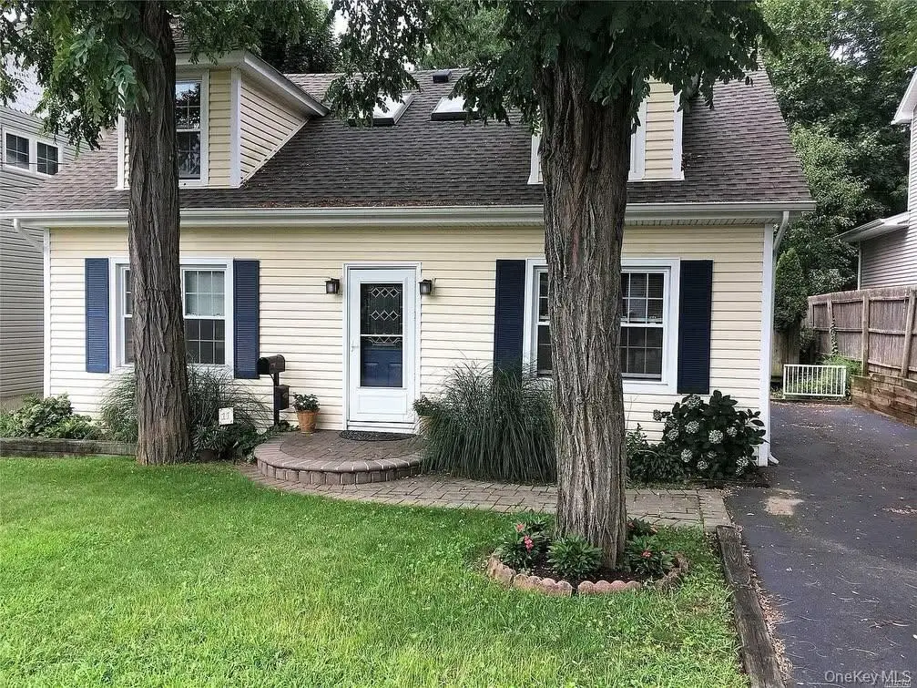 11 Bay Street, Bayville, NY 11709 - #1