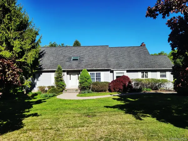 214 W Mombasha Road, Monroe, NY 10950
