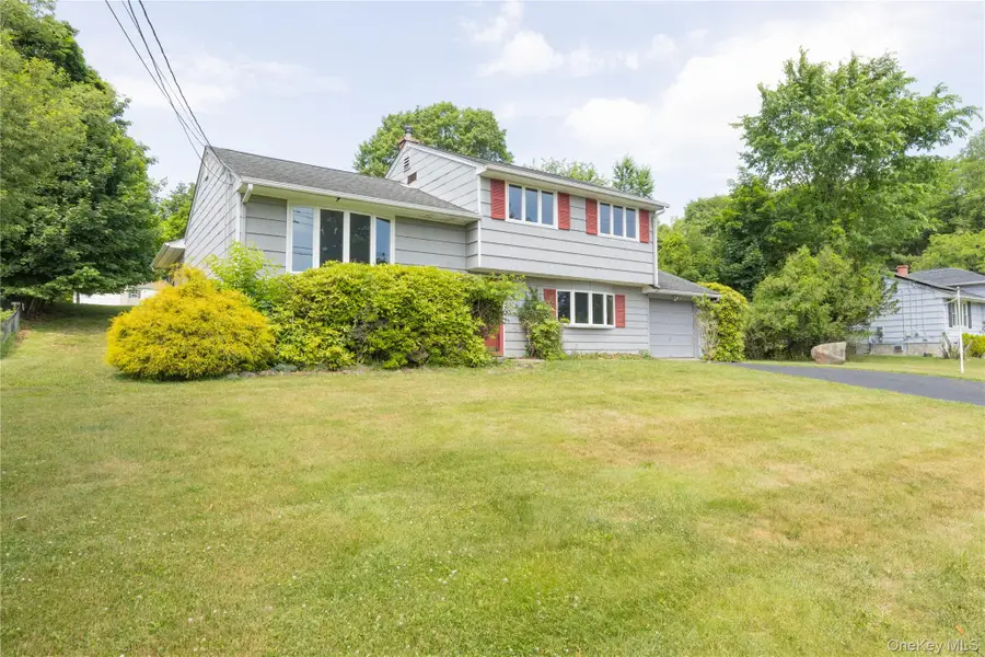 23 Lark Street, Pearl River, NY 10965 - #2