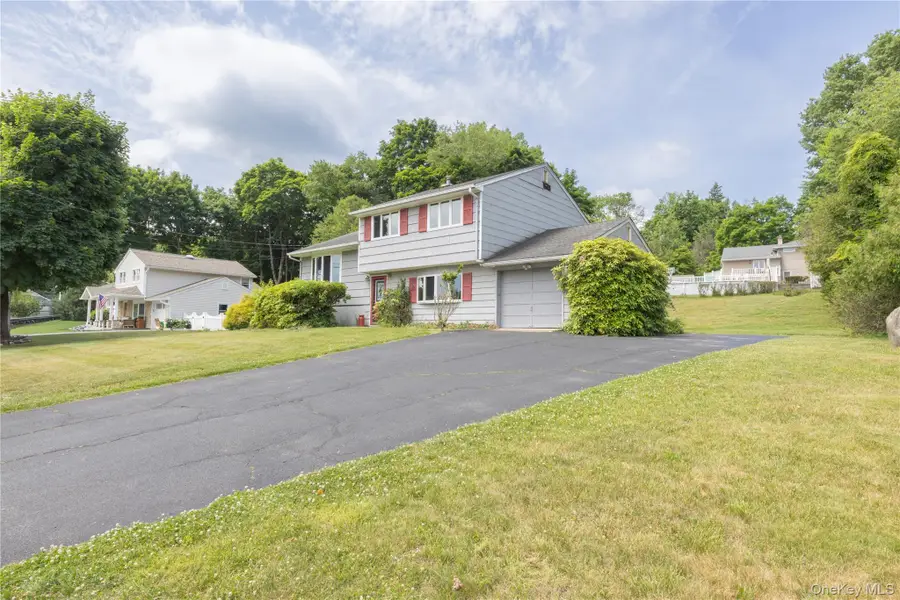 23 Lark Street, Pearl River, NY 10965 - #3