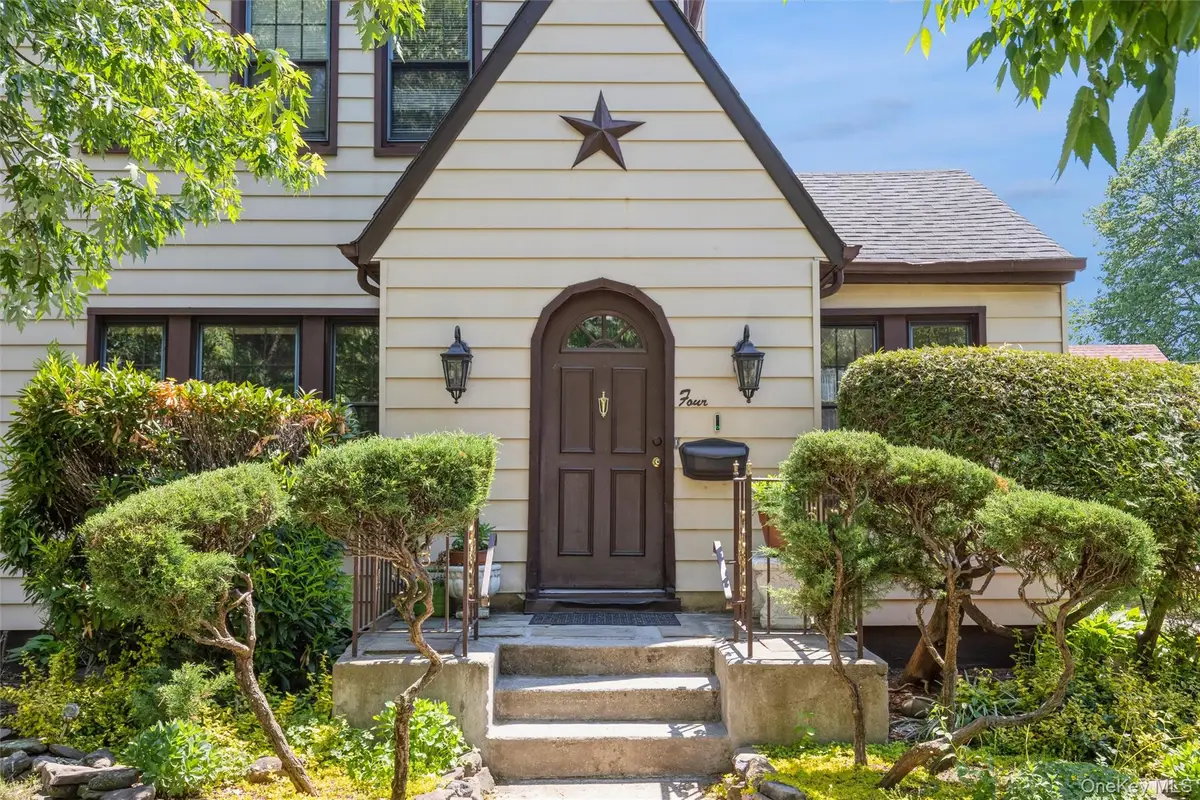 4 May Court, West Hempstead, NY 11552 - #1