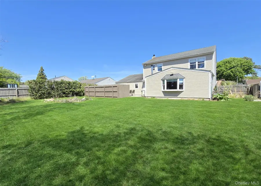 67 Sequoia Way, Holbrook, NY 11741 - #2