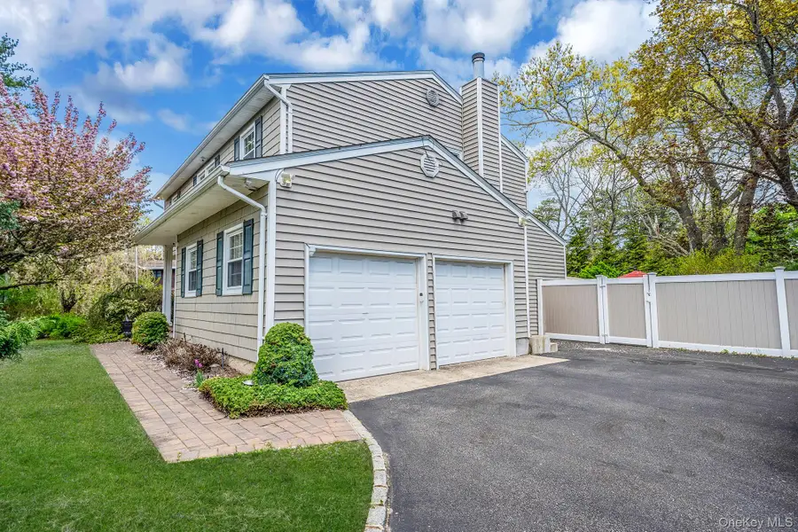 3 Otsego Avenue, Dix Hills, NY 11746 - #3