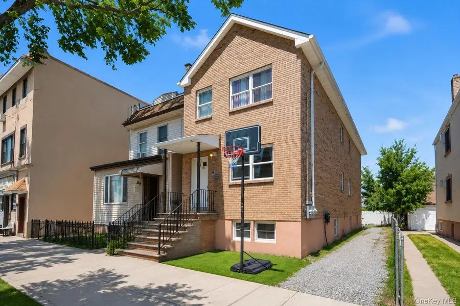 6107 Maspeth Avenue, Maspeth, NY 11378 - #2