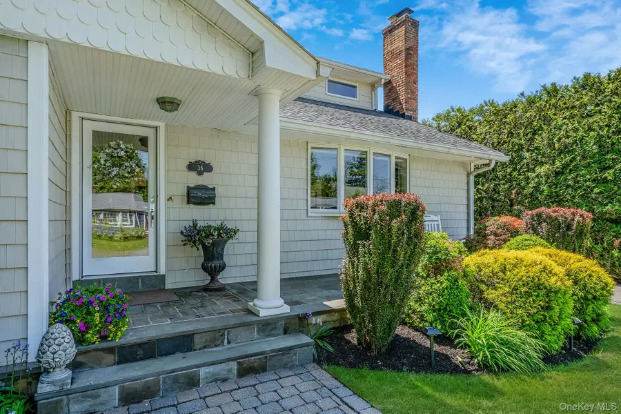 36 Manitton Court, Islip, NY 11751 - #3