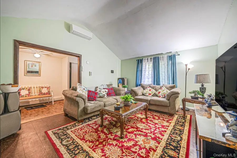 22 Anne Drive, Selden, NY 11784 - #3