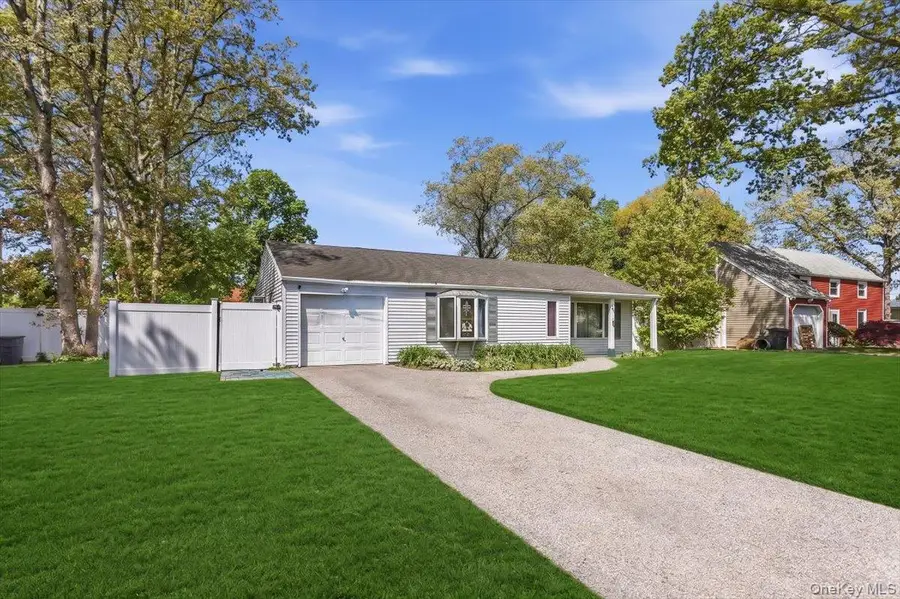 14 Lurcott Lane, Central Islip, NY 11722 - #2