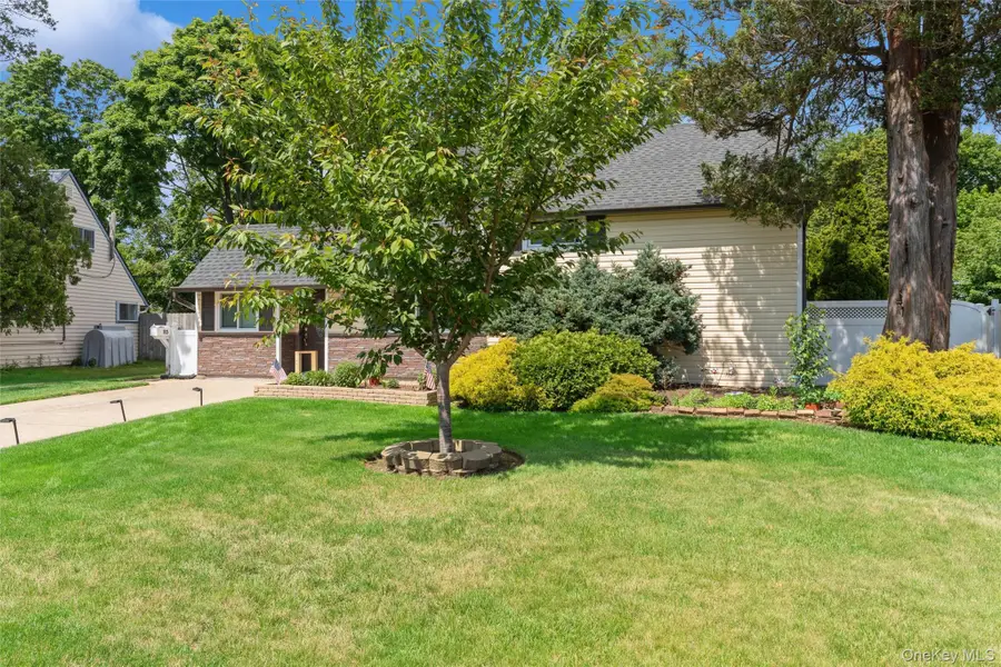 83 Brittle Lane, Hicksville, NY 11801 - #3