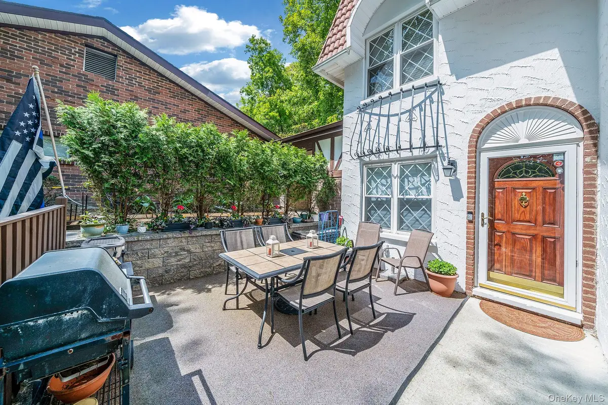 419 Clubhouse Court, Coram, NY 11727 - #1