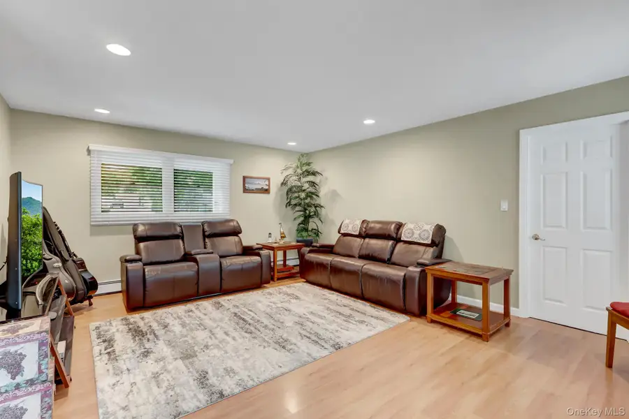 32 Strathmore Village Drive, South Setauket, NY 11720 - #3