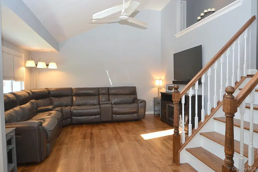 19 Viceroy Place, Port Jefferson Station, NY 11776 - #3