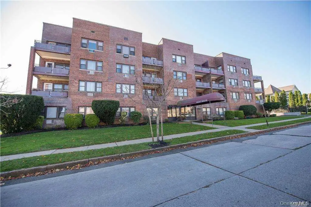 175 Archer Street #2E, Freeport, NY 11520 - #1