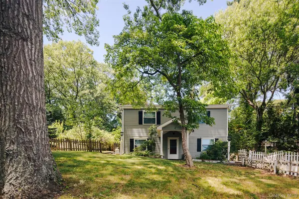 33 Port Washington Road, Sound Beach, NY 11789