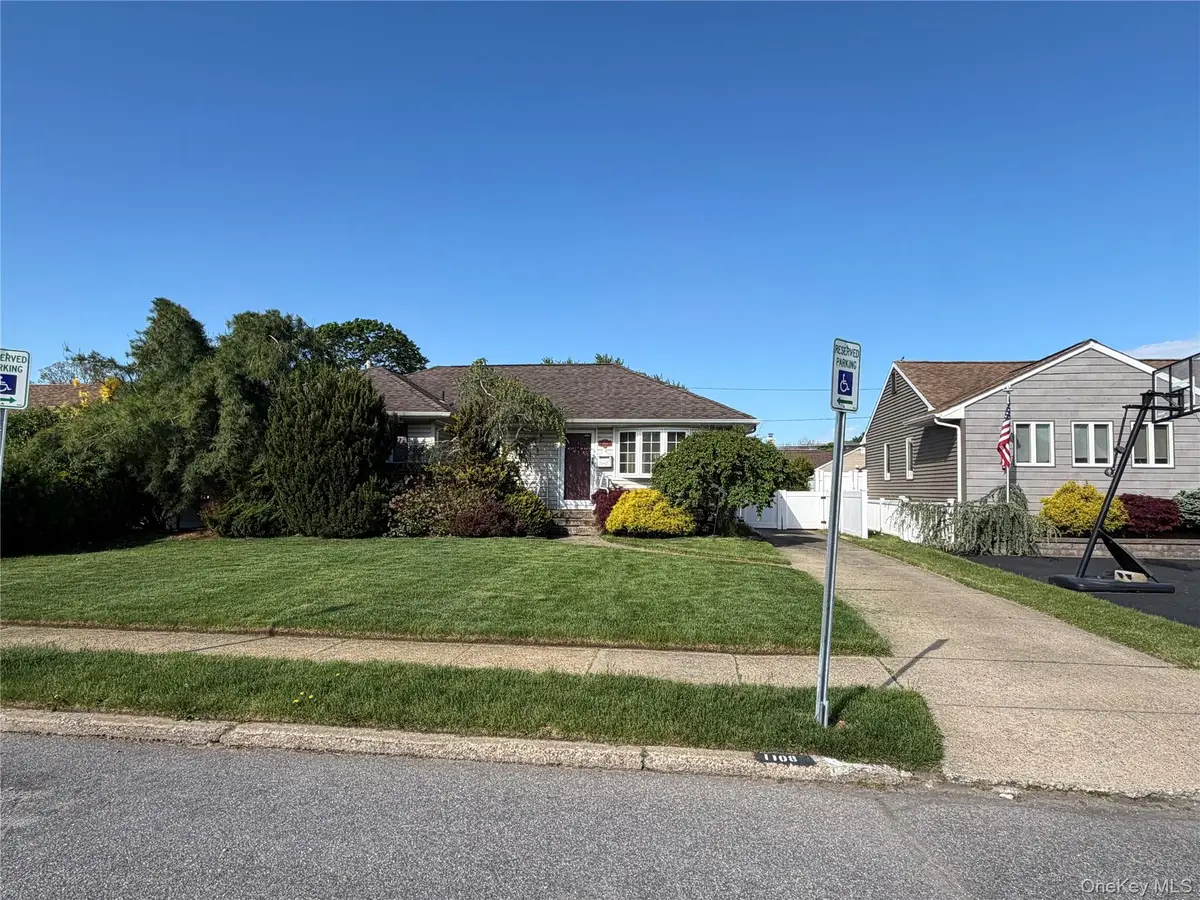 1108 Mcdonald Avenue, Wantagh, NY 11793 - #1