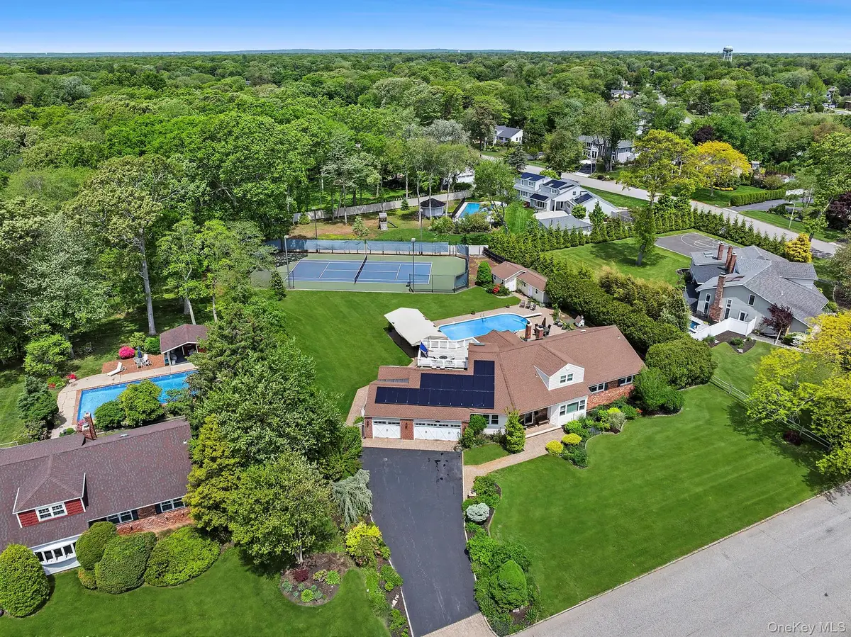 9 Dove Lane, Bay Shore, NY 11706 - #1