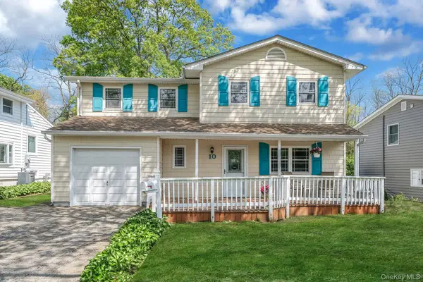 10 Magellan Avenue, Kings Park, NY 11754
