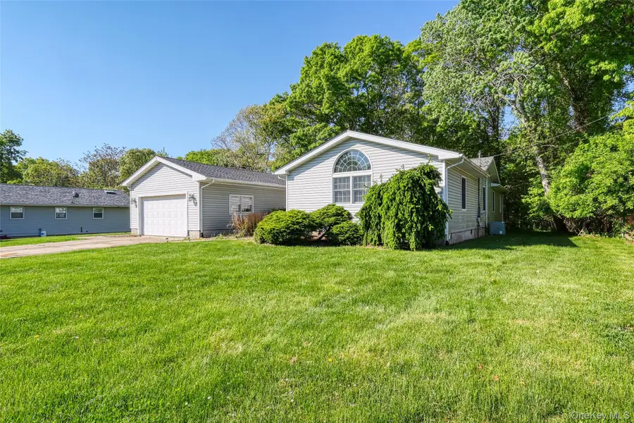 20 Valley Drive, East Moriches, NY 11940 - #2