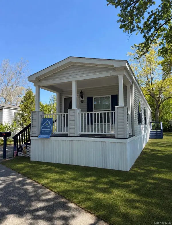 37 Hubbard Avenue #95, Riverhead, NY 11901