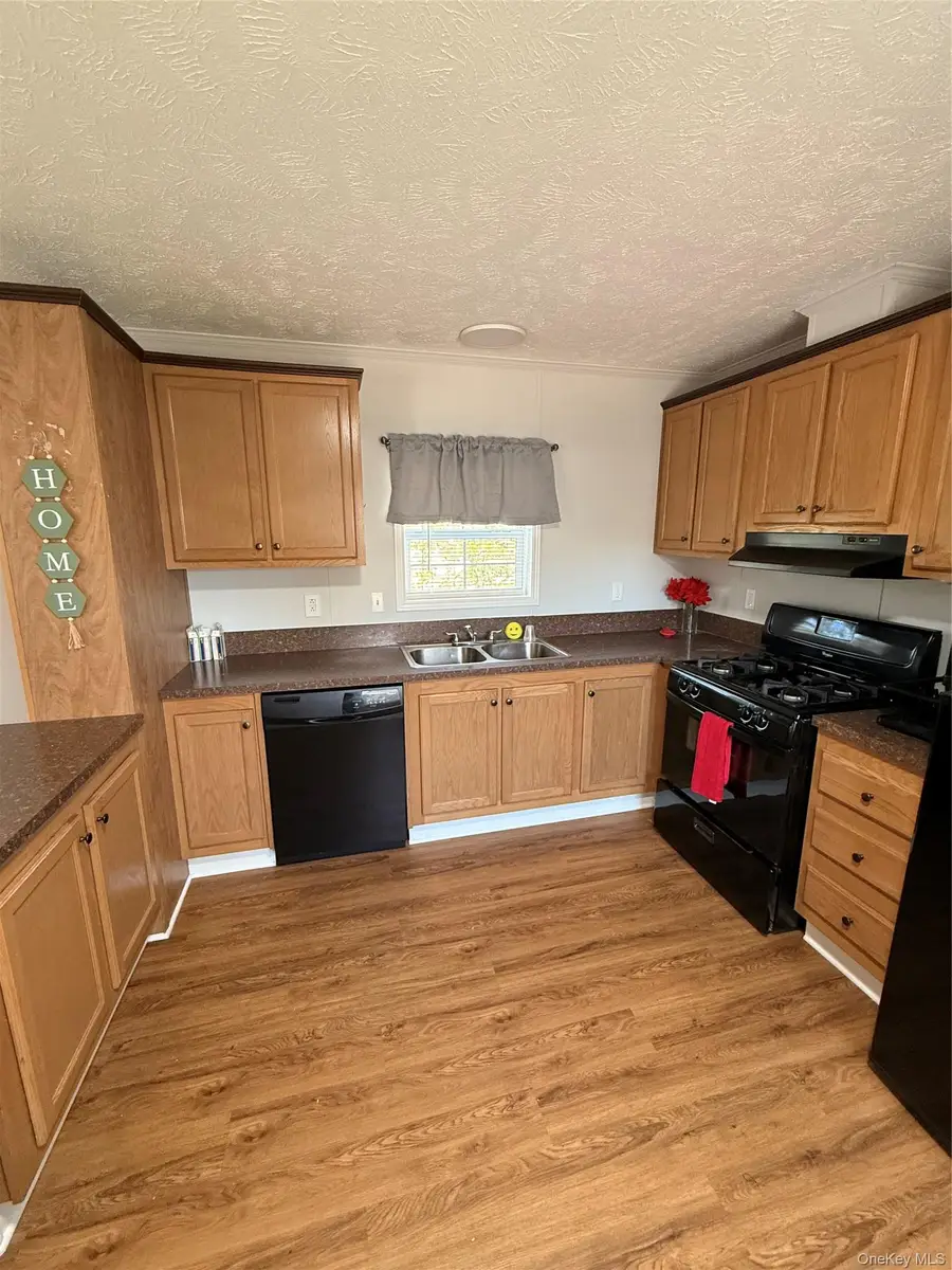 37 Hubbard Avenue #95, Riverhead, NY 11901 - #3