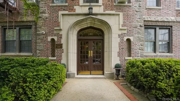 100 Parkway #5D, Bronxville, NY 10708