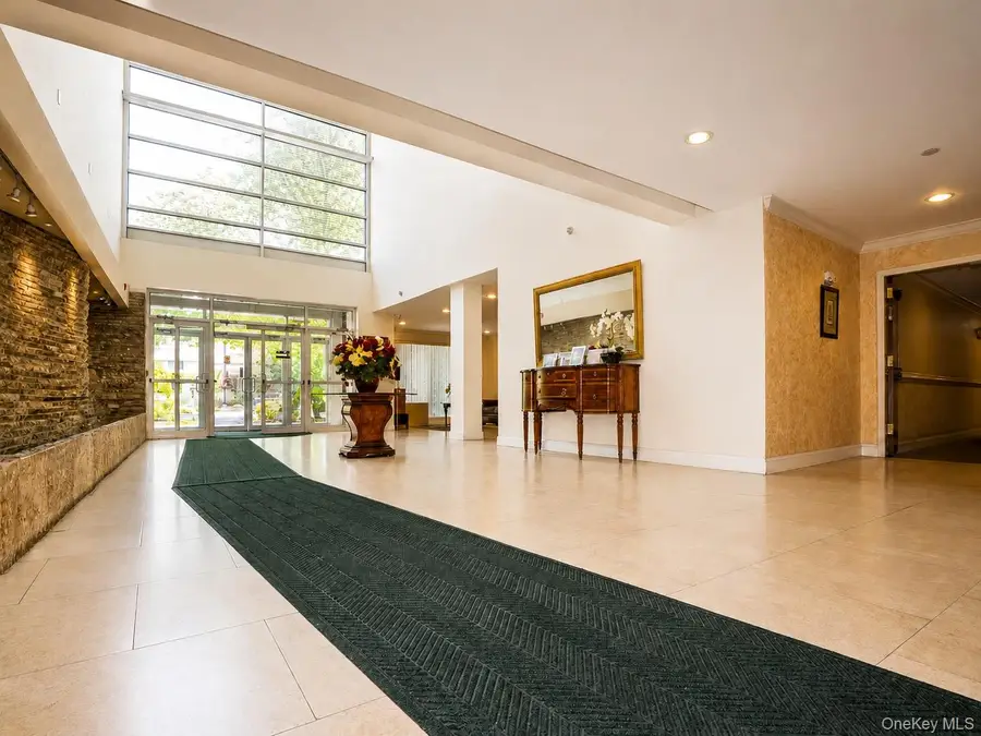 171 Great Neck Road #2G, Great Neck, NY 11021 - #3