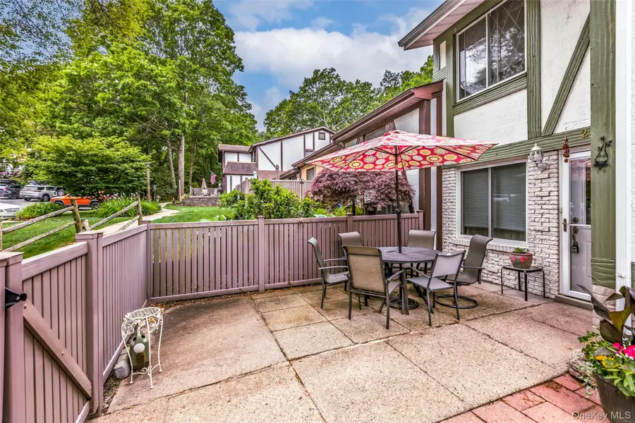 290 Brettonwoods Drive, Coram, NY 11727 - #3
