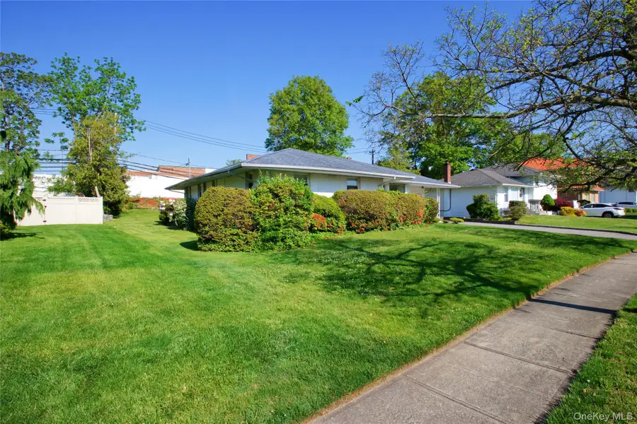 11 Hazelwood Drive, Jericho, NY 11753 - #3