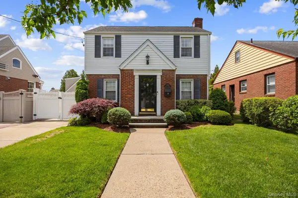 1049 Admont Avenue, Franklin Square, NY 11010