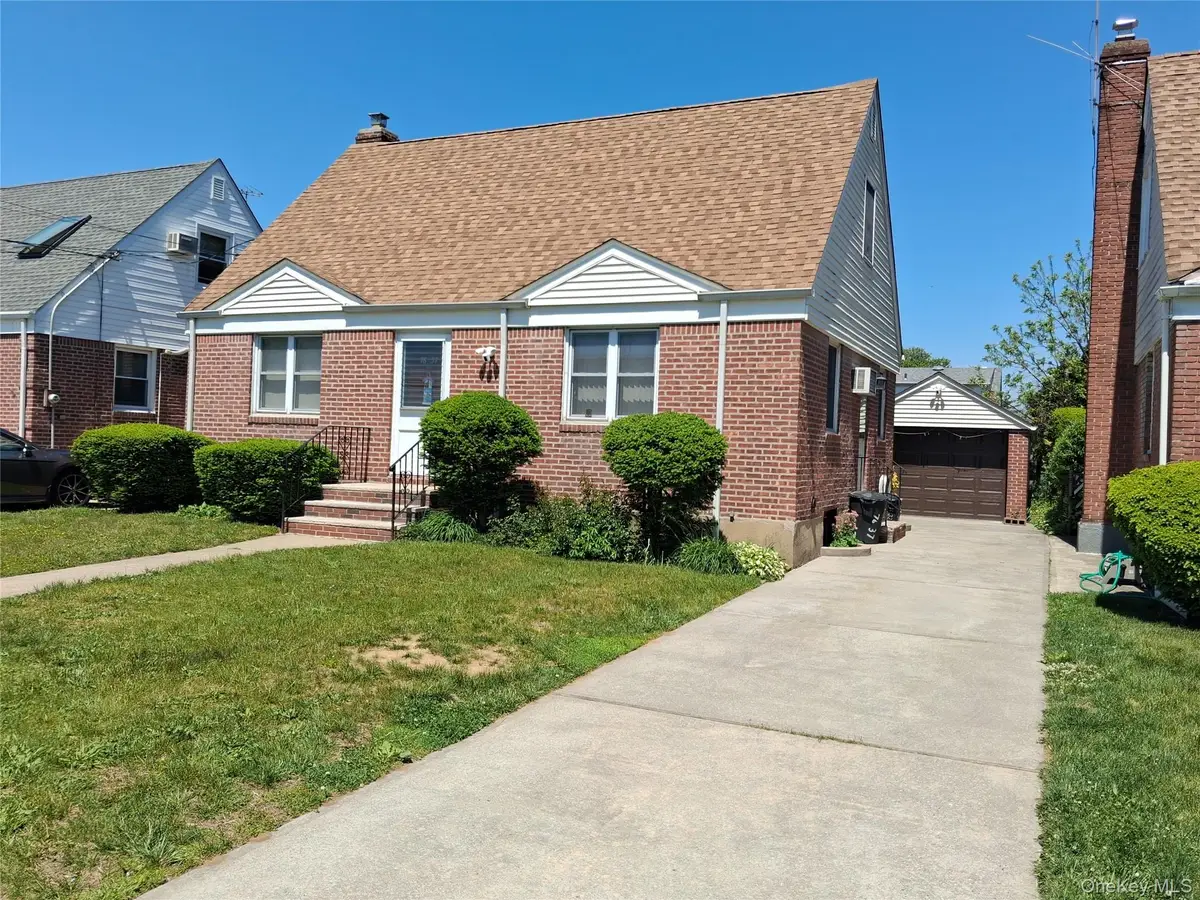 76-37 271st Street, New Hyde Park, NY 11040 - #1