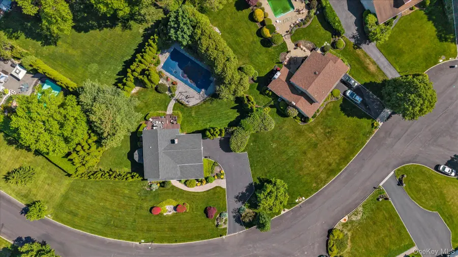 4 Toga Court, East Northport, NY 11731 - #3