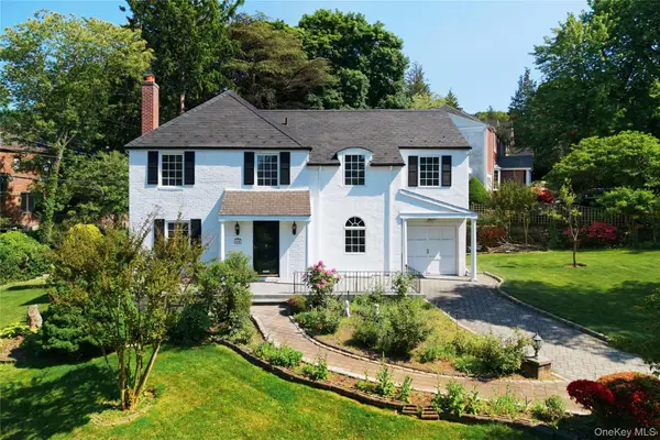60 Mill Spring Road, Manhasset, NY 11030
