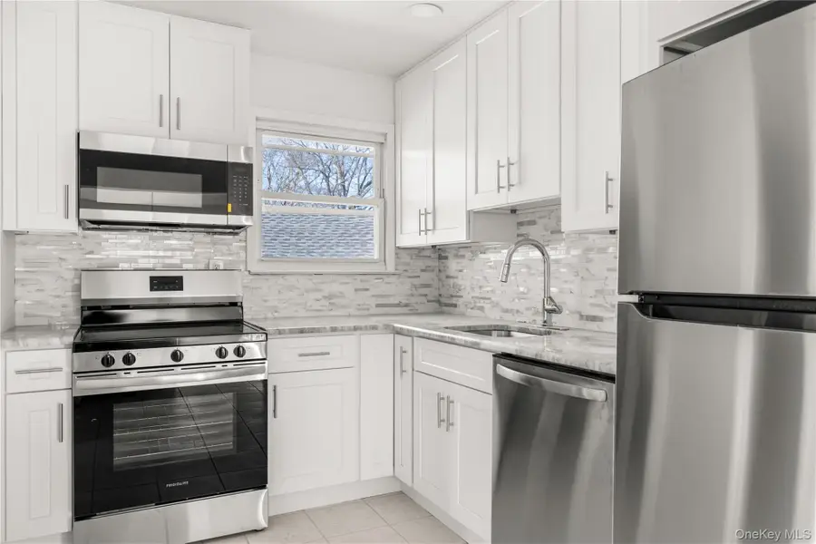 345 41 St Street, Copiague, NY 11726 - #3