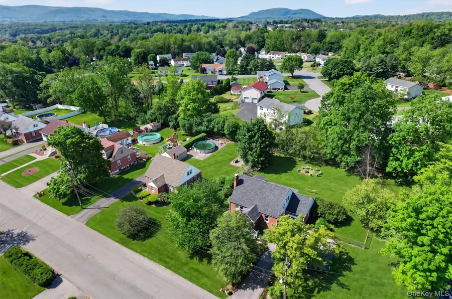 239 Leslie Avenue, New Windsor, NY 12553 - #3