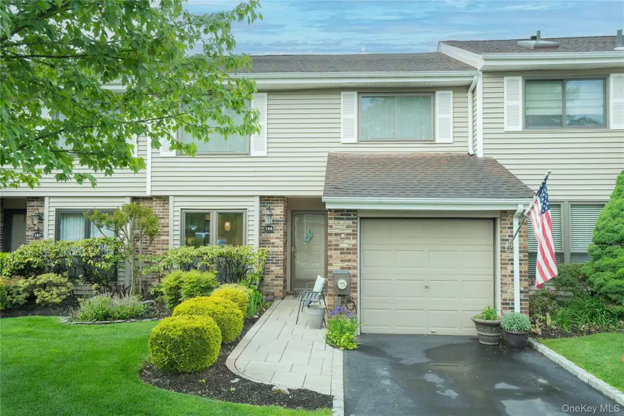 188 Pond View Lane, Smithtown, NY 11787 - #2