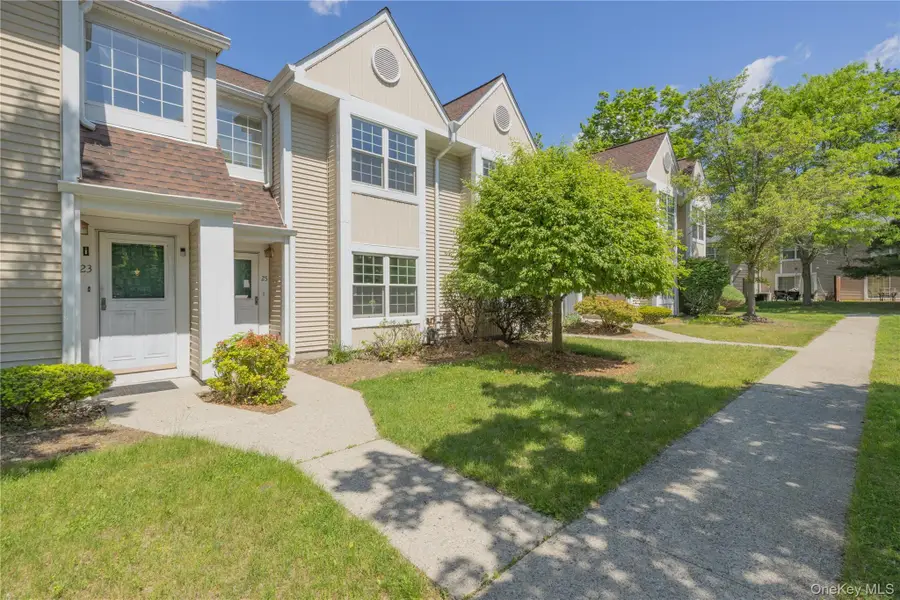 25 Creekside Circle, Spring Valley, NY 10977 - #2