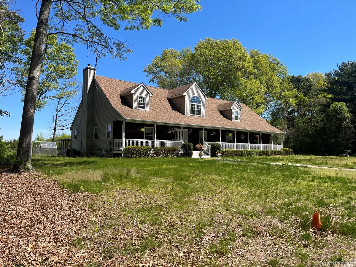 5 Easterly Court, Manorville, NY 11949 - #1
