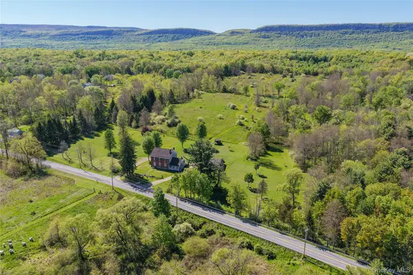 652 Albany Post Road, New Paltz, NY 12561
