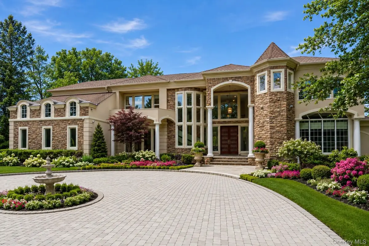 55 Coves Run, Oyster Bay Cove, NY 11791 - #1