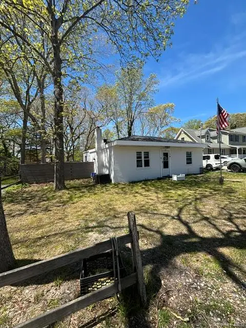 14 Coolidge Road, Hampton Bays, NY 11946 - #2