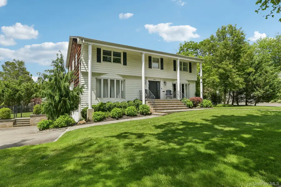 1 Lakeville Court, Roslyn, NY 11576 - #3
